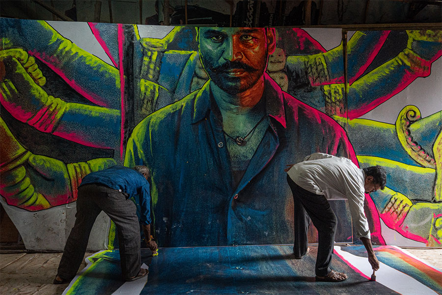 rtists bring a cinematic icon to life on a vibrant, larger-than-life mural