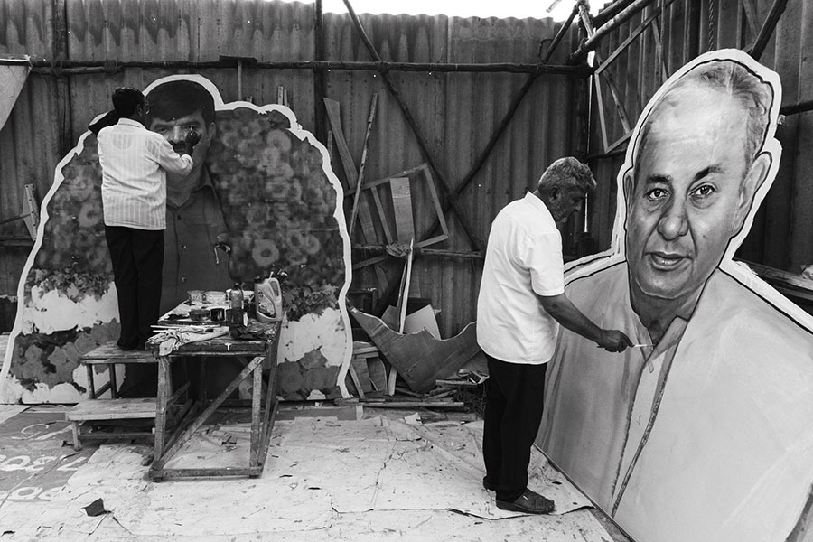 Despite these challenges, some artists continue their work with strong commitment.