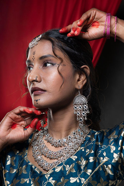 What Makes Jewellery Photography Feel Luxurious? | B.Sc Photography Student Project