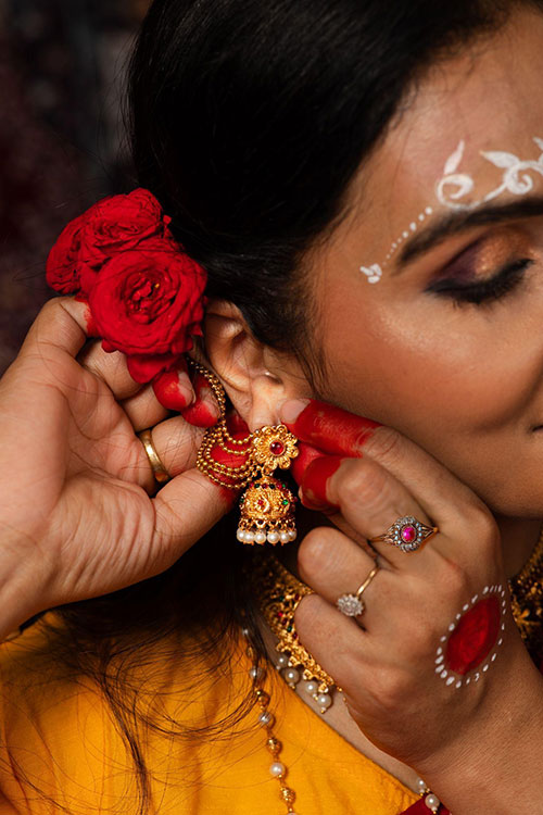 What Makes Jewellery Photography Feel Luxurious? | B.Sc Photography Student Project